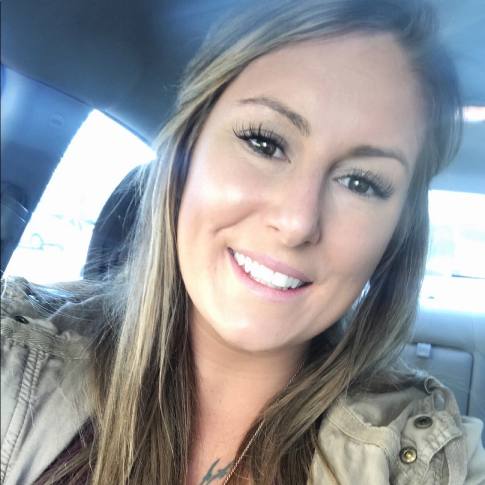 Meet your Posher, Crystal